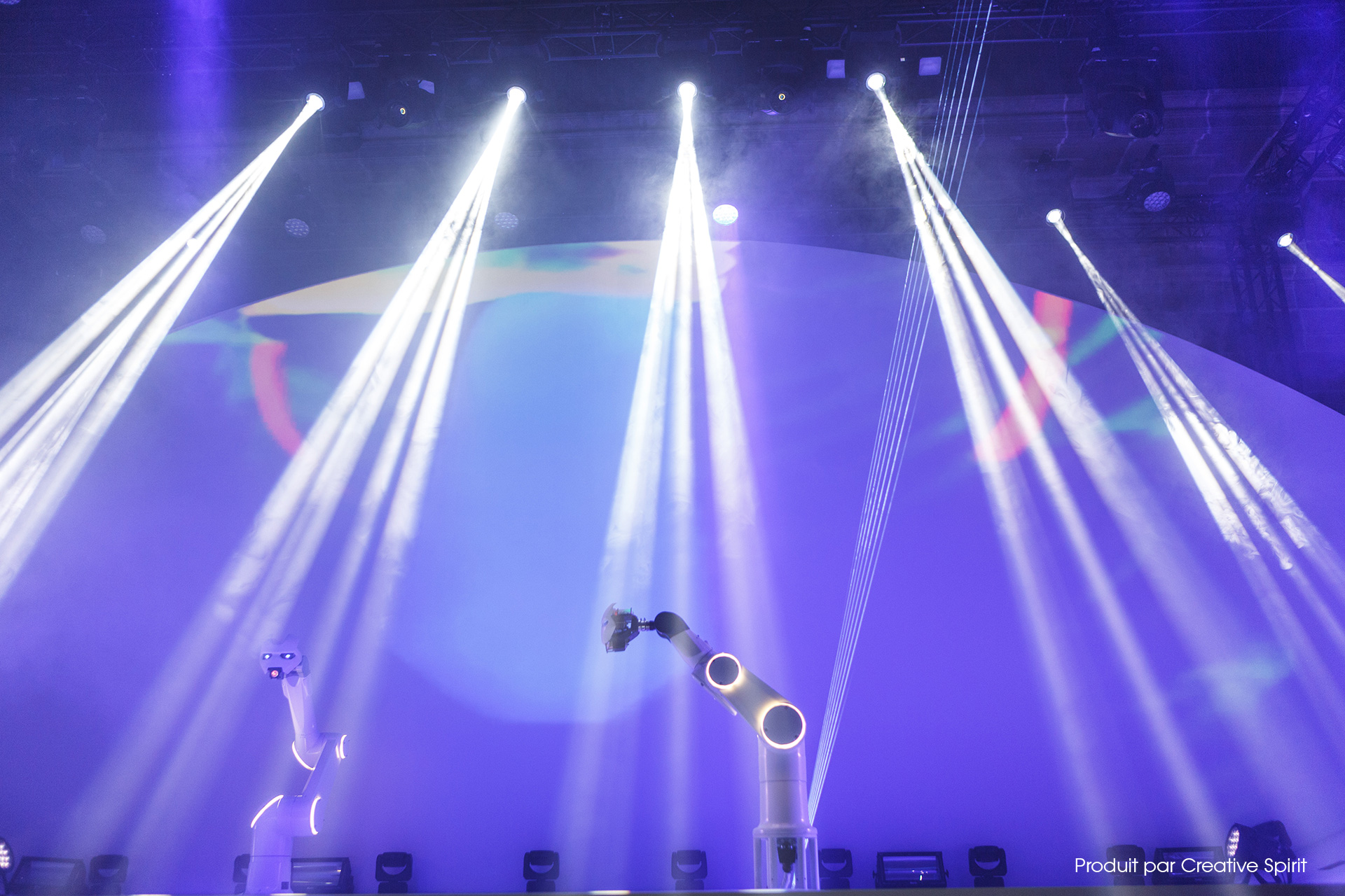 Cocktail Huawei à MWC 2016-aucop-evenement-video-son-eclairage-Cocktail Hawei-eclairage-robot-evenement-eclairage-ecran-dancing robot-son-video-desk-lumieres-location-dj-scene-decor-nice-paris-marseille-carros-audiovisuel
