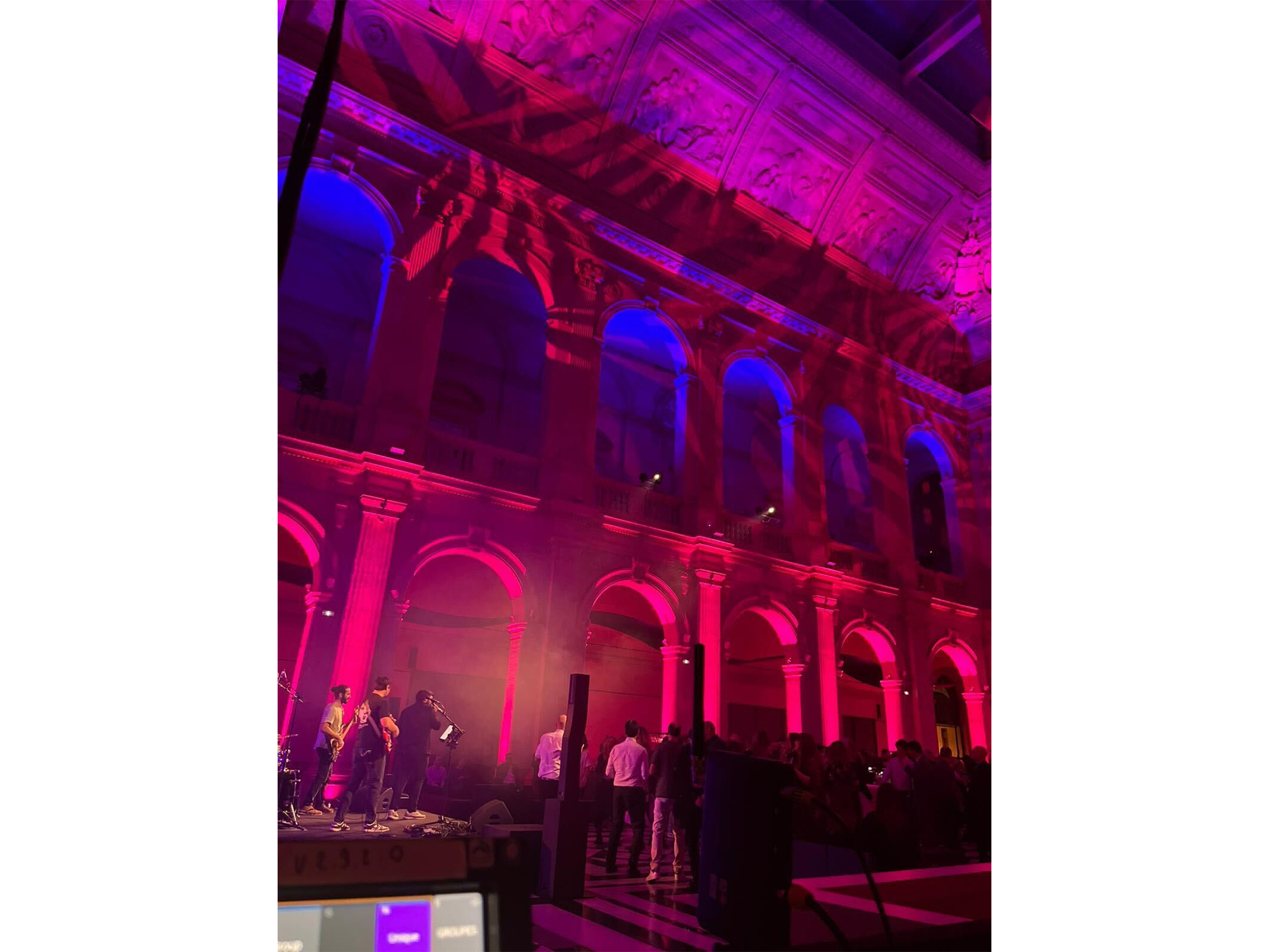 SOIREE DE GALA AU PALAIS DE LA BOURSE