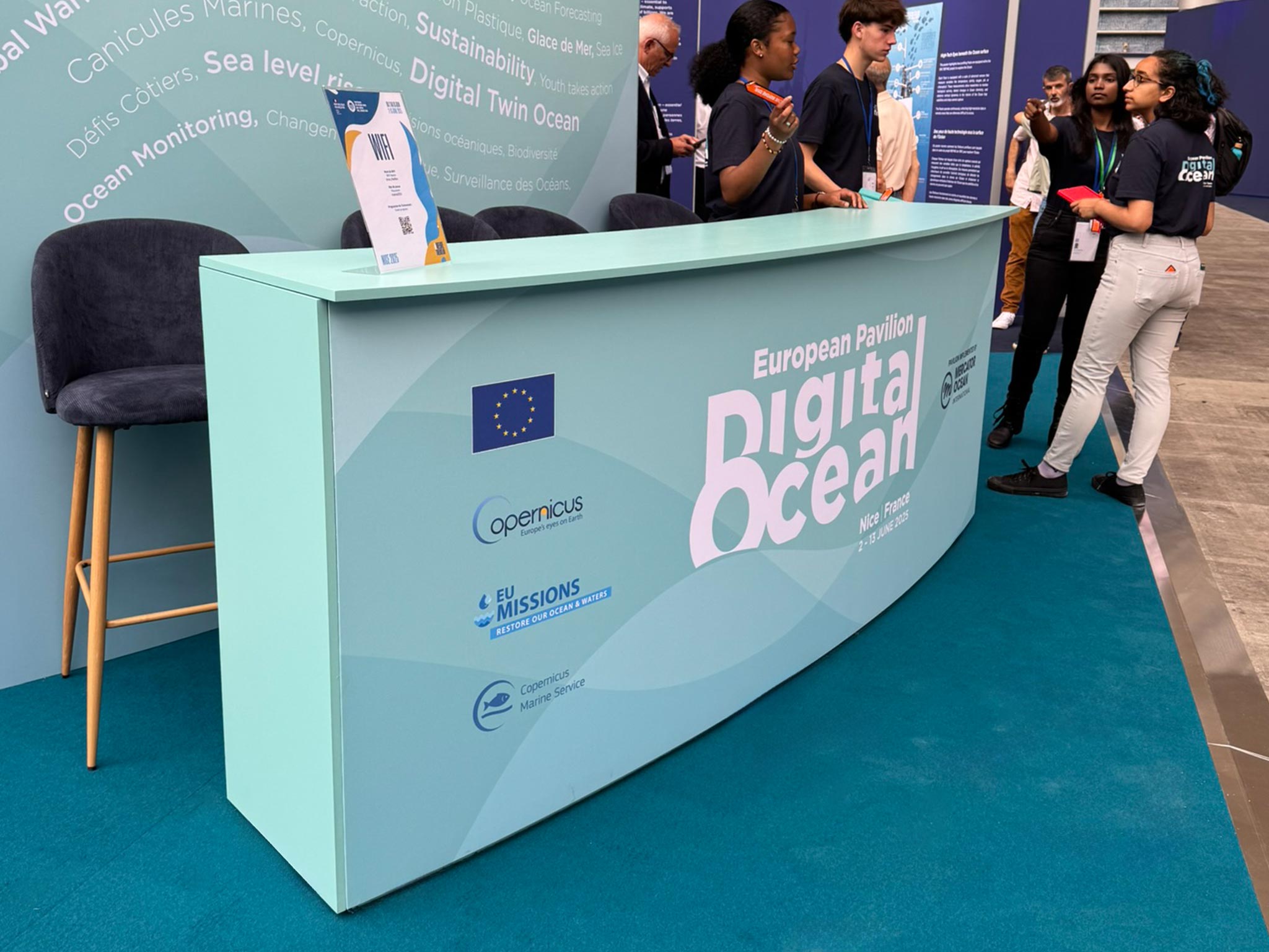 UNOC 3 - LA BALEINE A NICE - Desk accueil : Desk d’accueil conçu et fabriqué par AUCOP pour le Pavillon Européen