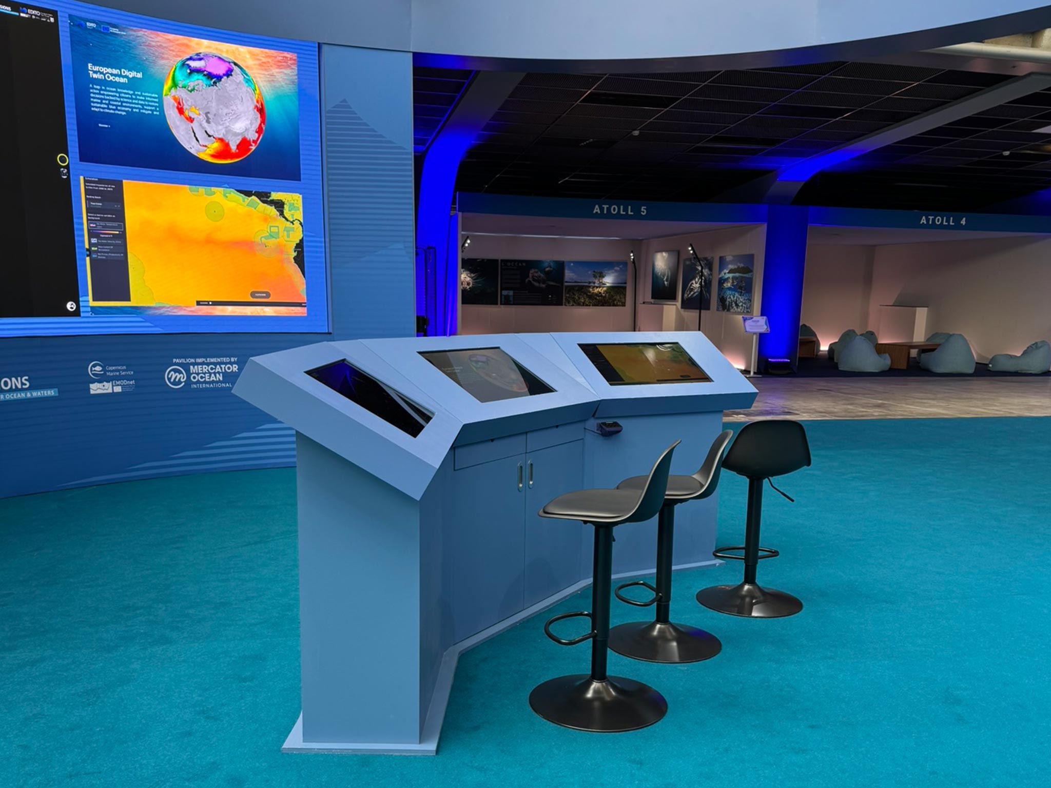 UNOC 3 - LA BALEINE A NICE - Desk conçu et fabriqué par AUCOP pour le Pavillon Européen