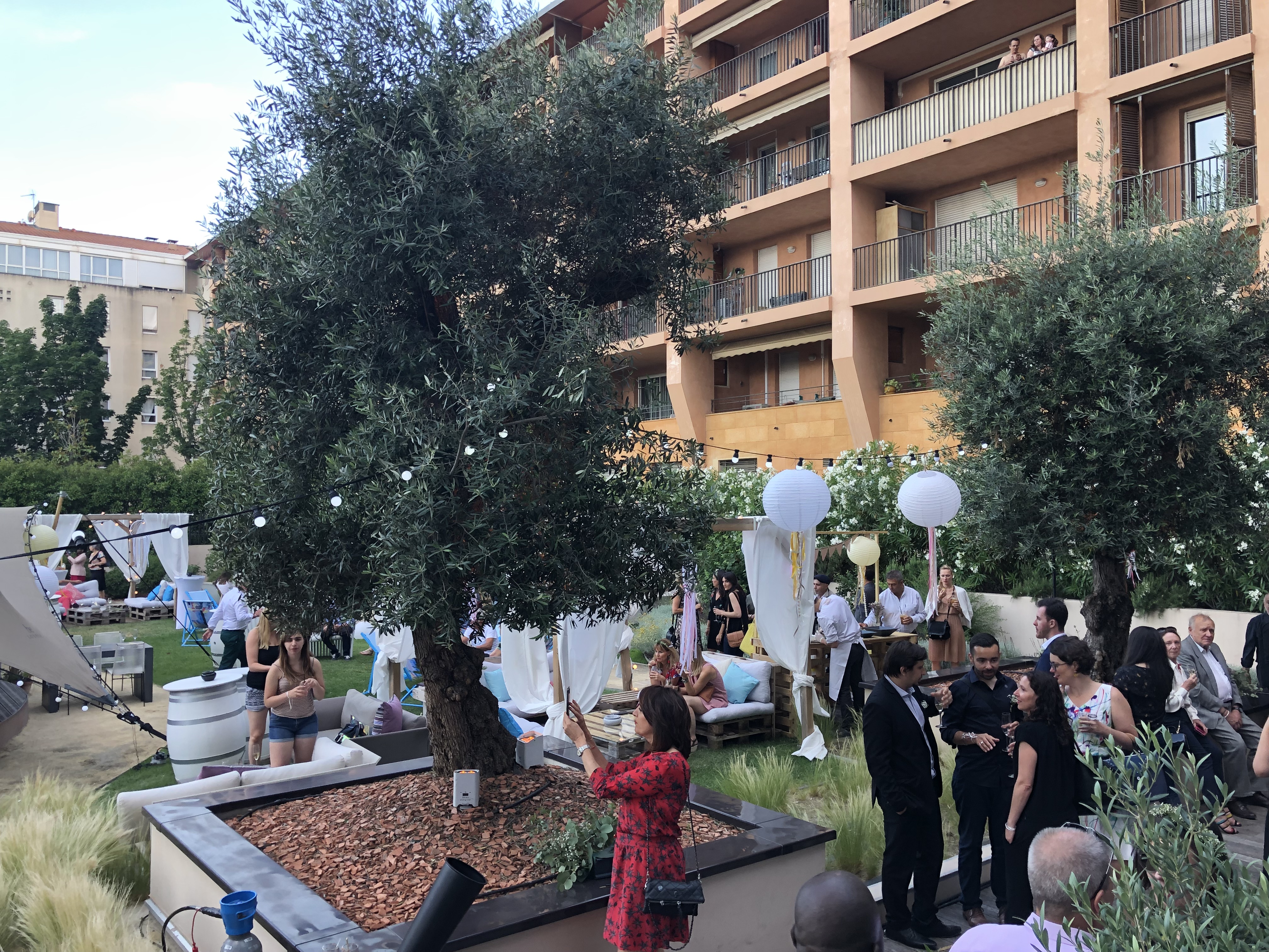 Une garden party a l Hotel Renaissance d Aix en Provence