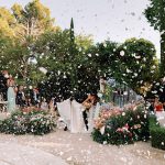 WEDDING DAY - HELEN OWEN & ZACK KALTER- arche de cérémonie laïque au Château d'Estoublon