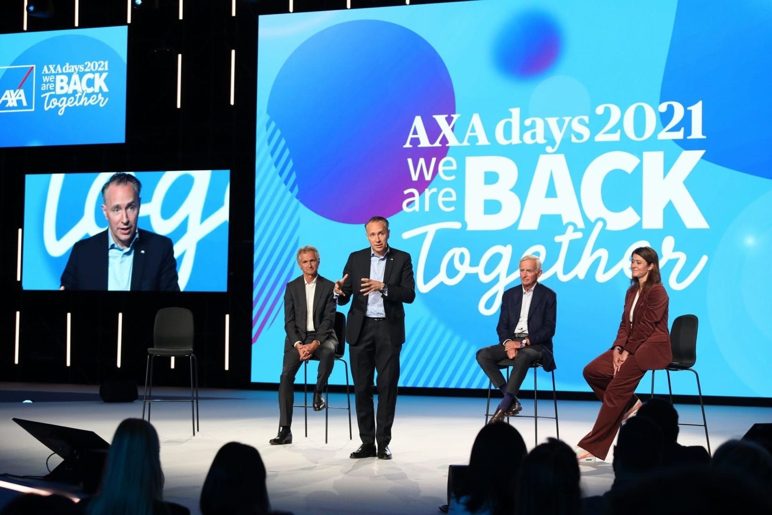 AXA Days 2021-axadays-deco evenementielle-prestataire technique et deco-audiovisuel-aucop-evenement-evenementiel-ecran-moquette-cloison-fond vert